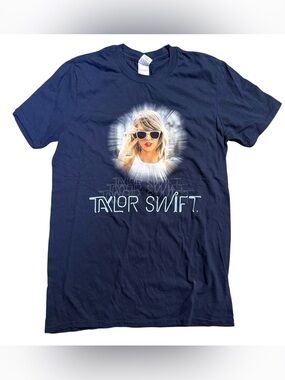 Taylor Swift 1989 World Tour Concert T-Shirt Navy Blue Gildan Softstyle Medium